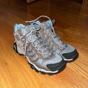 Columbia Women’s Armitage lane mid waterproof grey steel blue sky and brown hiki